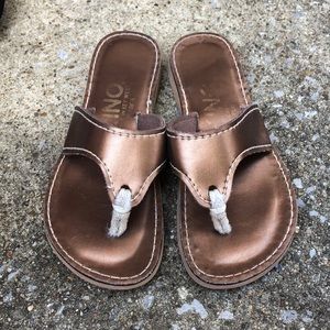 Kino bronze sandals size 6